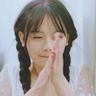 美女COS《巫师3》叶奈法惊艳绝伦 白嫩香肩紫眸勾人